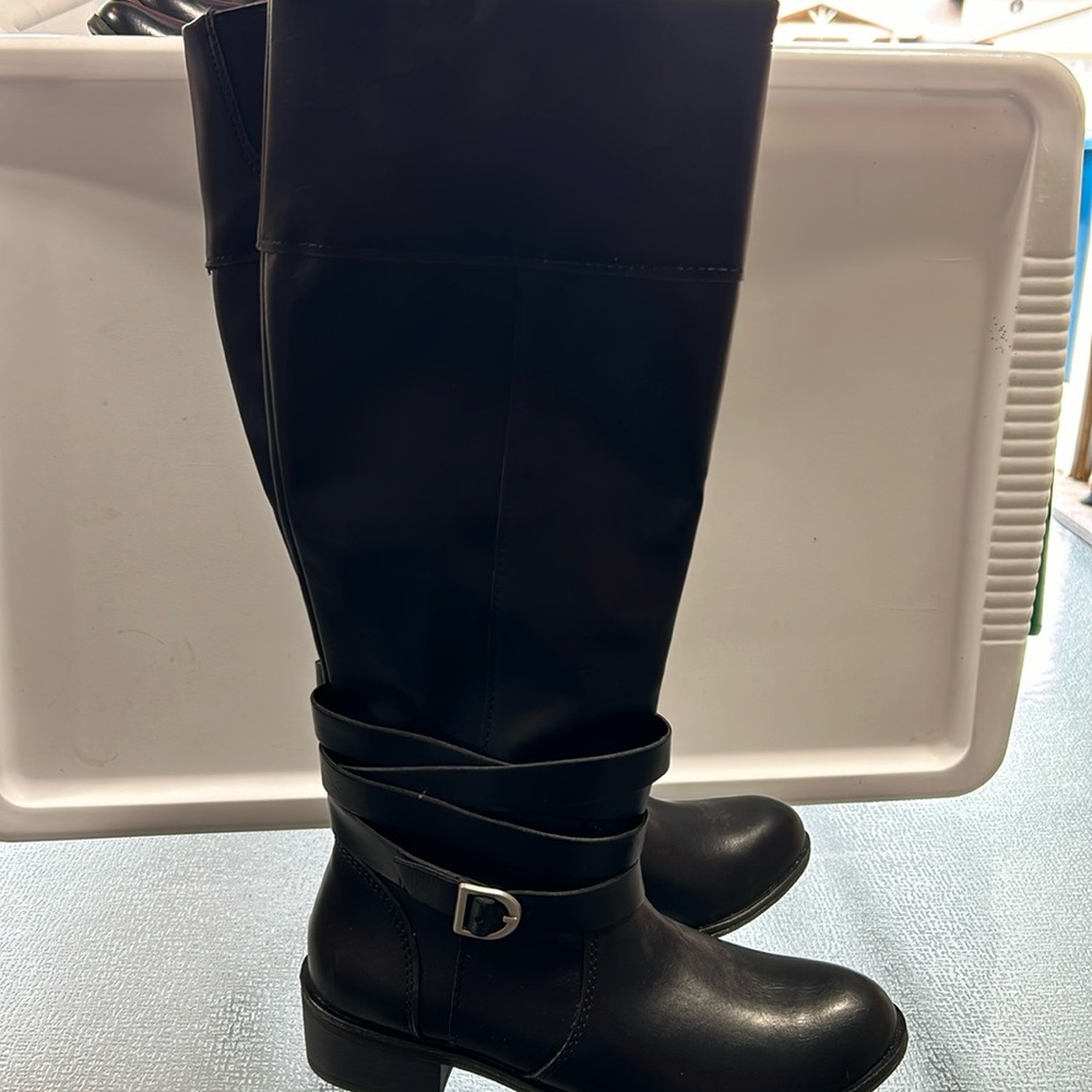 St John’s Bay Women’s Boots 6 1/2
